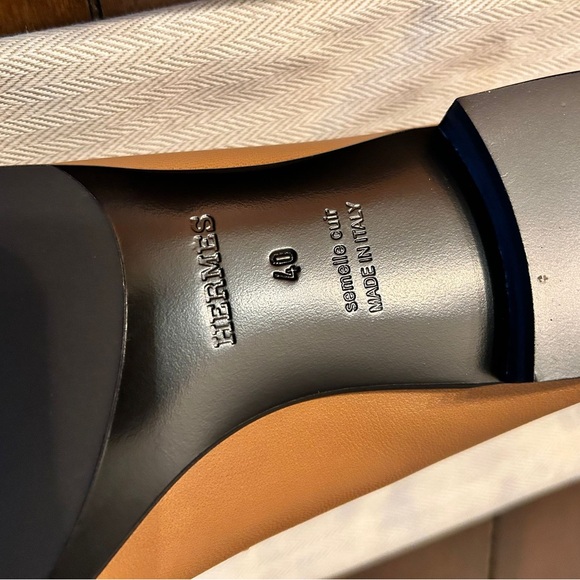 PARIS LOAFERS Loafer in goatskin with permabrass-plated signature "H" detail. - Picture 7 of 9